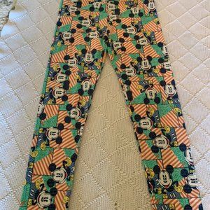 LuLa Roe Micky Mouse Stretch leggings  Acrylic/Spandex. Size sm.